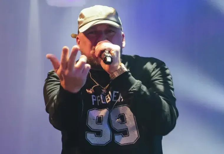 Kool Savas auf der Founder-Summit-Bühne
